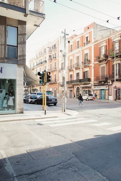 Desafíos de las telecomunicaciones en las tiendas en línea en España.