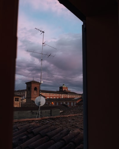 Reemplaza tu paquete de TV caro por una antena hoy