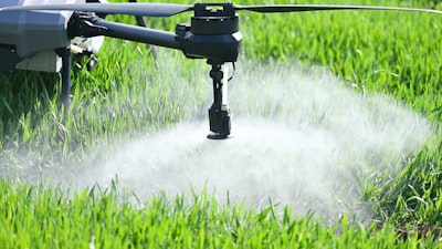 Dron de 40g amb sensors d'aparcament elimina mosquits a 8m