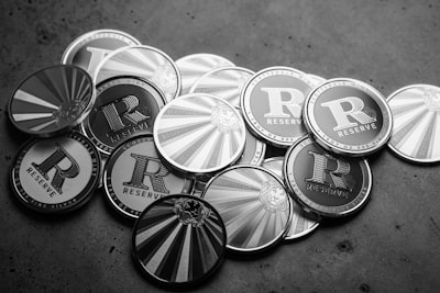 Continuidad y ordinalidad: clave en tokens de series temporales para LLMs