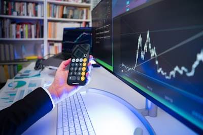 Cómo la IA generativa impulsa el análisis predictivo en la industria financiera