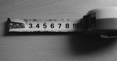 ¿Qué KPIs puedo utilizar para medir la reducción de errores manuales con éxito en la automatización?