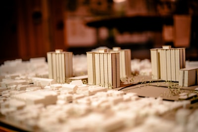 Reconstrucción de eventos urbanos desde reportes de residentes