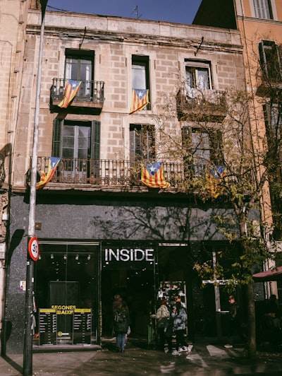 ¿Por qué integrar IA en moda en Barcelona 2024?