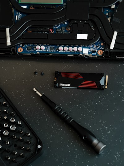 Elimina caches de compilación y recupera gigabytes con un comando