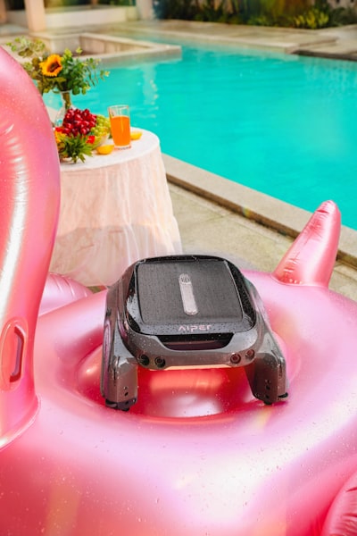 Altavoz Bluetooth flotante con 49% de descuento para este verano