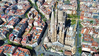 Deja de perder tiempo en informes manuales con Barcelona 2026: Comparativa