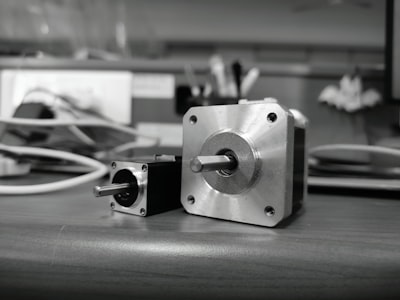 Transporte Óptimo Semántico en Autoencoder Disperso para Emparejamiento y Compresión