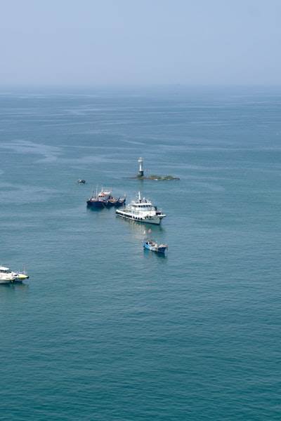 Offshore vs. Nearshore Outsourcing: Una Comparación Detallada - ¿Cómo elegir entre ambas?
(Nota: Este H2 está optimizado para SEO con una longitud de 50 caracteres.)