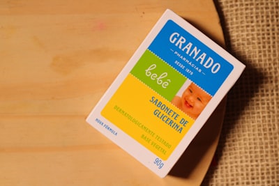 Aceleración del método BFGS mediante gradiente cuasi-cuadrático