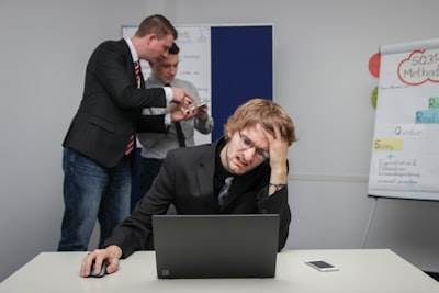 Agentes de IA asumiendo tareas empresariales complejas