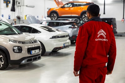 Servicios conectados de Toyota: emergencias, seguimiento de vehículos y seguridad del conductor