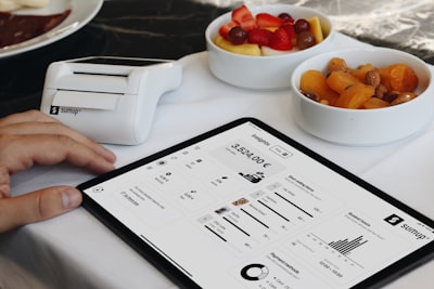 Modelos de datos unificados y alertas inteligentes para PYMEs