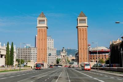 Comparativa de los principales proveedores de software de gestión automatizada en Barcelona