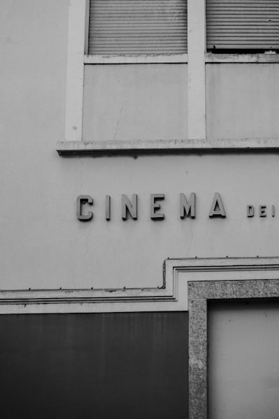 Cronología del cine AI "Synthia" y sus figuras fundacionales