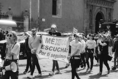 Autoridad Reconstructiva: Validación en Tiempo de Ejecución con Observabilidad Parcial