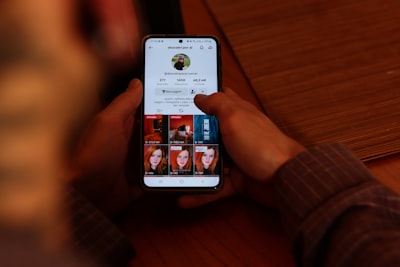 Accede a tu avatar de IA personalizado desde cualquier lugar