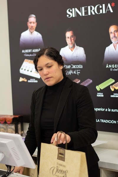Autenticación JWT, Swagger y calidad profesional para la API de Estudiante