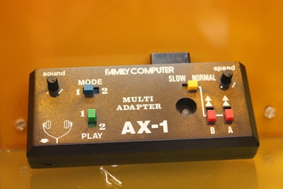 Com connectar sistemes incompatibles amb el patró Adaptador
