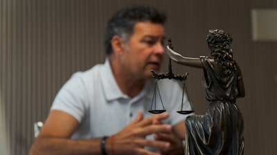 Maat: Asistente de investigación legal para la protección de la competencia