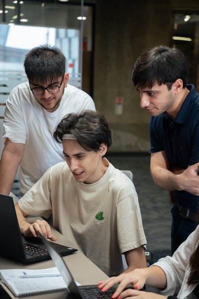 Principales 3 expertos en inteligencia artificial en Molina de Segura