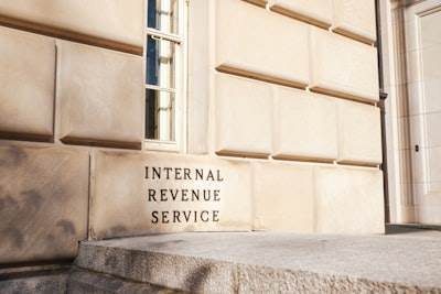 Cómo el presupuesto personalizado aumenta el ROI en servicios B2C: estudio de caso