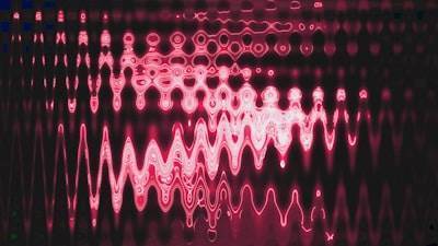 Detection of Anomalies in High-Throughput Drug Screening through Bayesian Hypernetwork Optimization
