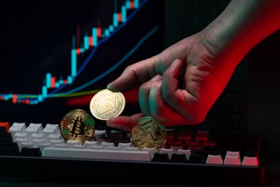 Detección de fraudes cripto con redes neuronales de grafos espacio-temporales