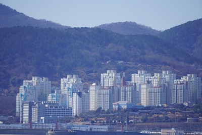 Corea del Sur utiliza IA para detectar manipulación de mercado en redes sociales.