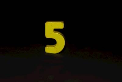 Los 3 activos esenciales para atraer a tus primeros 5 clientes de coaching