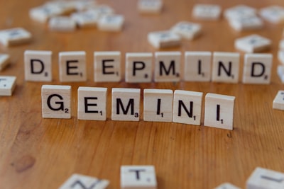 Elige nuevos niveles de pensamiento para Gemini
