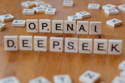 Kernel óptimo con privacidad diferencial y proyección aleatoria