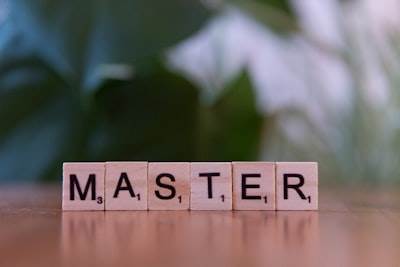 El título original en español era: Maestría en la automatización de desarrollo personalizado: Consejos para el éxito absoluto.
La etiqueta h2 optimizada sería: Master in Custom Development Automation
