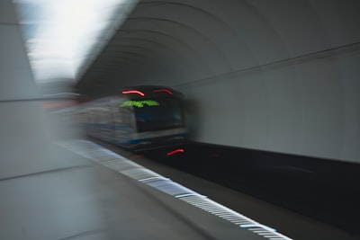 Algoritmos acelerados de Sinkhorn para Transporte Óptimo Parcial