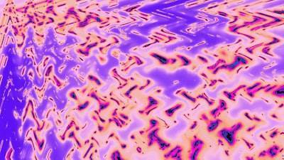 Compensación de desplazamiento en tiempo real para mejorar la precisión de sensores de refracción superficial usando filtrado adaptativo Kalman de rugosidad superficial