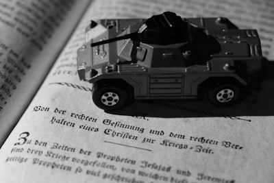 Capacidad, optimización y reproducción autogenerada: el olvido en modelos de lenguaje