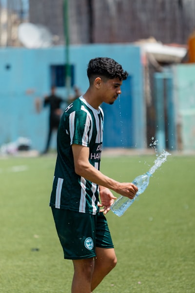 Entrenamiento Adversarial Compositivo para Marcas de Agua Robustas