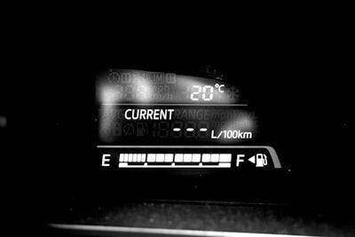No calentar el coche ahorra gasolina