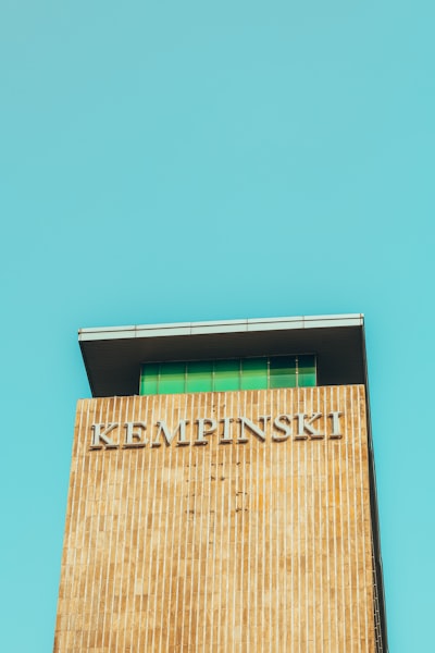 Beneficios de asociarse con un proveedor oficial de informes automatizados de KPI