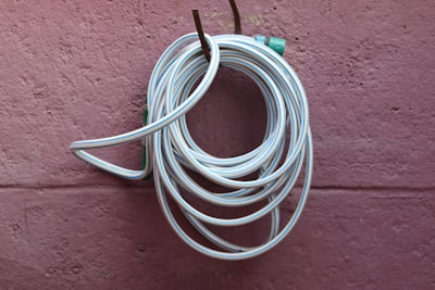 Este cable de $7 es la herramienta más útil en mi bolso tecnológico