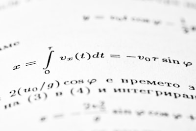 Ecuaciones Diferenciales Universales para la Ciencia de Datos
