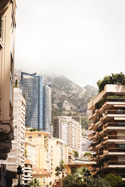 ColPackAgent: Monte Carlo guiado por habilidades del agente para empaquetamiento coloidal