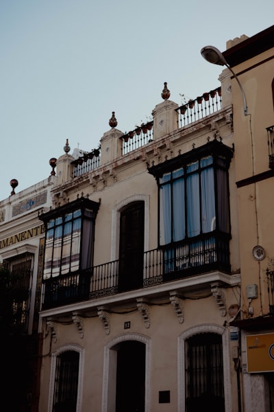 Automatización de captación de clientes para firma de abogados en Sevilla.