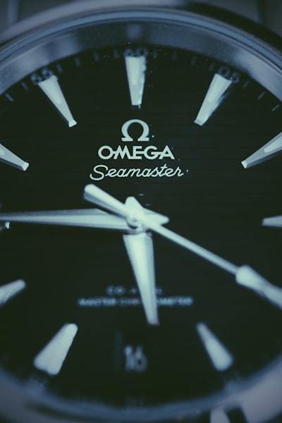 La precisión del revolucionario reloj Omega se calibra con sonido