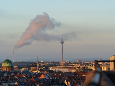 Adopción de vehículos eléctricos y la reducción de la contaminación del aire en la vida real: estudio