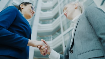 Consideraciones para elegir un socio de precios de trabajador agente