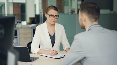 ¿Qué hace que un socio oficial de automatización de informes de clientes sea verificado y experimentado?