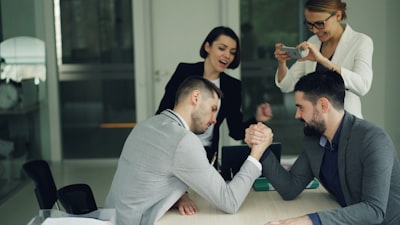 Juegos para construir equipos en el trabajo