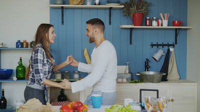 Guía para elegir un socio de anuncios generados por inteligencia artificial