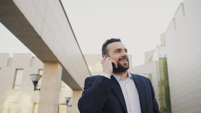 La mejor opción de avatar conversacional para empresas en Málaga